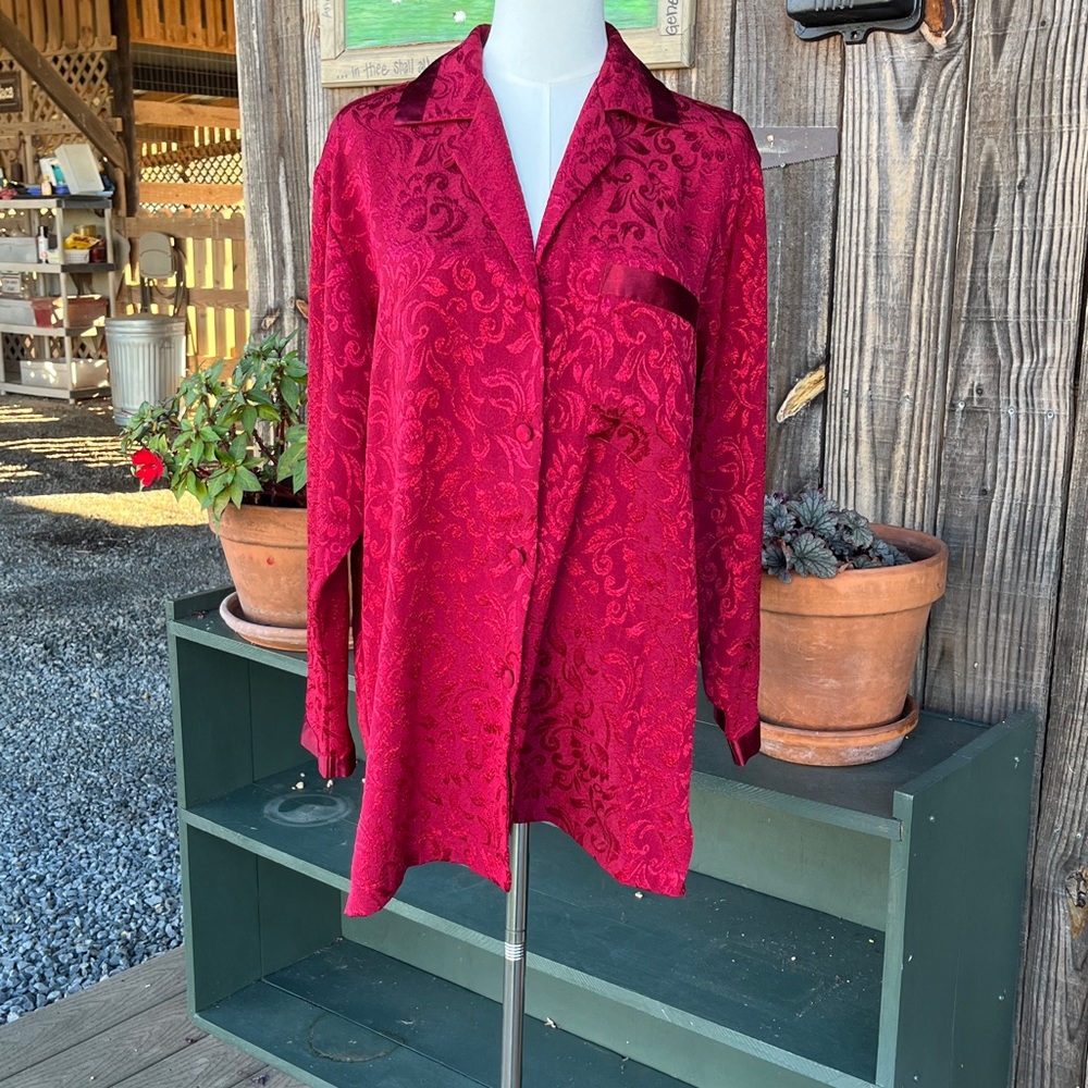 Vintage Victoria’s Secret SMALL PJ night shirt button front/ Red/Soft 2032